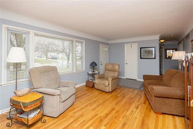 3417 E 29th St, Des Moines, IA 50317 - photo 2