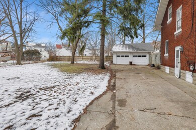 611 Kirby Dr, Lansing, MI 48915 - photo 3