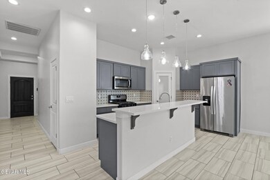 925 Clapham St, El Paso, TX 79928 - photo 3