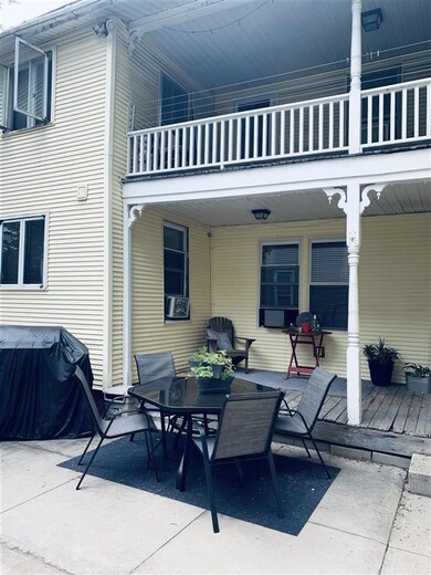 47 Sullivan St, Claremont, NH 03743 - photo 3