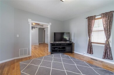 2228 Maple St, Des Moines, IA 50317 - photo 6