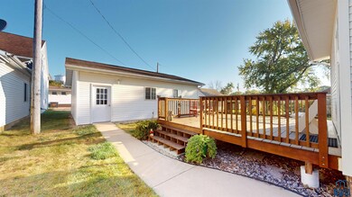 934 W Cedar St, Cherokee, IA 51012 - photo 7