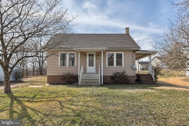 35 N Greenview Rd, Schuylkill Haven, PA 17972 - photo 2