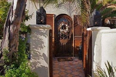 Inviting Entry into Ciela Del Mar