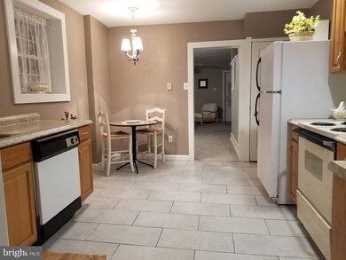 305 W 5th St, Lansdale, PA 19446 - photo 3