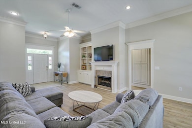 10-213 Pecan Cir
