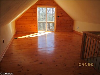 Loft - 22'X15'  LOFT - COULD BE A 3RD BEDROOM - RE
