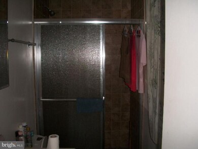 7317 Oakcrest Dr, New Carrollton, MD 20784 - photo 2