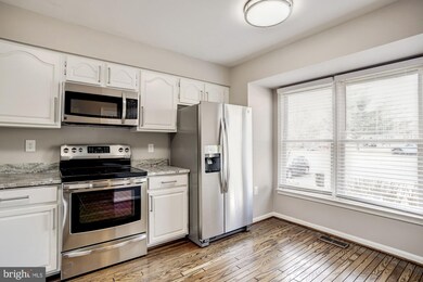 6303 Mary Todd Ct, Centreville, VA 20121 - photo 5