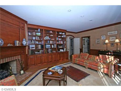 Den/Family/Great Room - Bright and sunny family ro