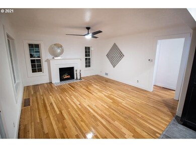 1335 Laurel St, Lake Oswego, OR 97034 - photo 6