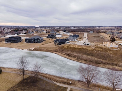 1807 E 59th Ct, Davenport, IA 52807 - photo 3