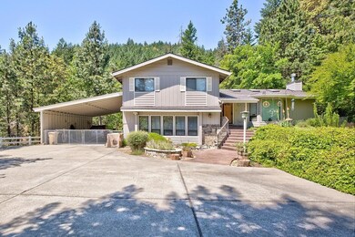 570 Rancho Vista Dr, Grants Pass, OR 97526 - photo 2