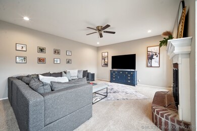 808 S Willow Ave, Broken Arrow, OK 74012 - photo 5