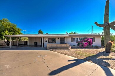 1031 N Los Olivos Dr-2