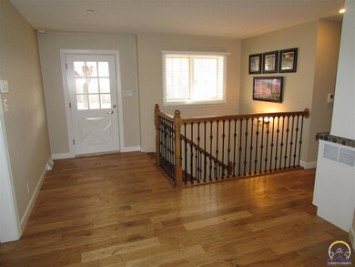 5739 SW 33rd St, Topeka, KS 66614 - photo 3