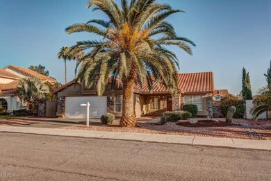 5702 E Gelding Drive-large-022-22-Exteri