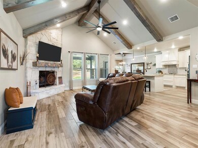 404 Scenic Wood Dr, Azle, TX 76020 - photo 7