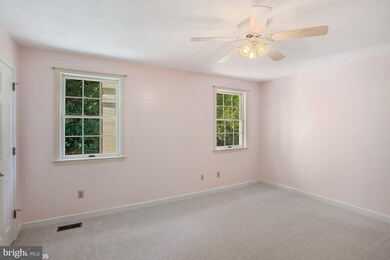 405 Wren Ln, Kennett Square, PA 19348 - photo 4