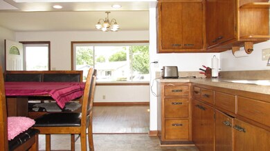 542 W Pleasure Ct, Aurora, IL 60506 - photo 2