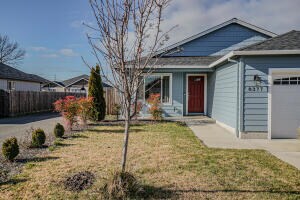 8377 Kyra Ln, White City, OR 97503 - photo 3