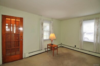 LIVING ROOM WITH ENTRANCE HALL & CLOSET