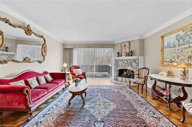 Inviting living room!