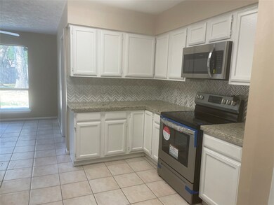 1006 Lost River Dr, Friendswood, TX 77546 - photo 2