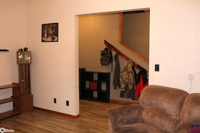 108 N Bloomfield Ave, Bloomfield, IA 52537 - photo 4