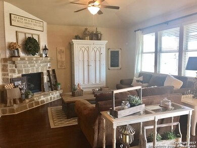 3747 Ox-Eye Daisy, San Antonio, TX 78261 - photo 3