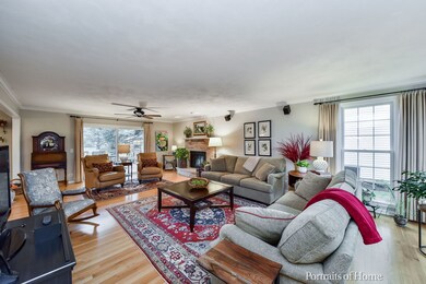 1675 Rosebud Ct, Wheaton, IL 60189 - photo 4