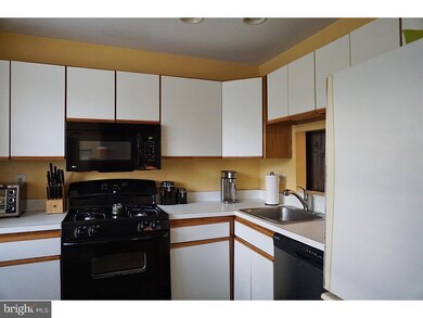 802 Briarwood Ct unit 802, Sewell, NJ 08080 - photo 6