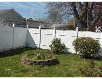 3 Wendell St, Pawtucket, RI 02861 - photo 3