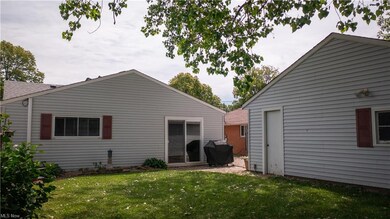 306 Thelma Dr, Sheffield Lake, OH 44054 - photo 4
