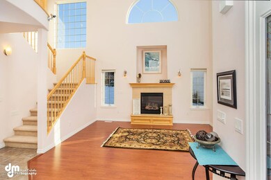 12271 Silver Spruce Cir-large-003-Living