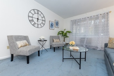 74 Beach St unit 6-12, Woburn, MA 01801 - photo 5