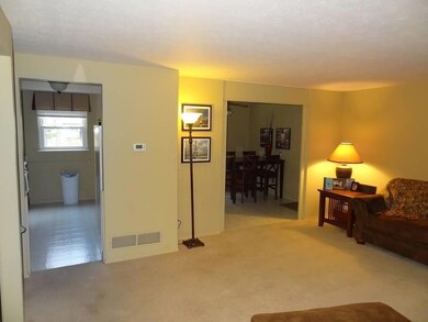 1820 Meander Dr, Columbus, OH 43229 - photo 5