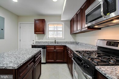 212 N Duncan St, Baltimore, MD 21231 - photo 6