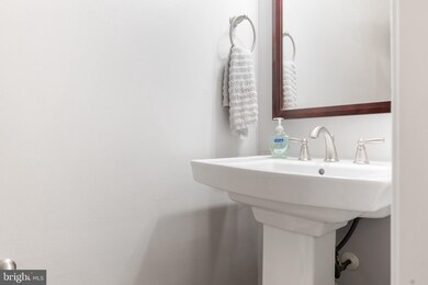 13908 Ludington Place, Centreville, VA 20121 - photo 5