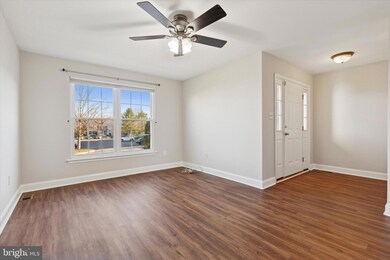 270 Deer Run Ct, Royersford, PA 19468 - photo 2