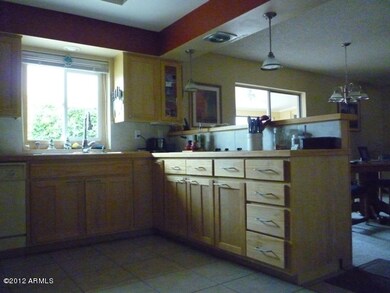 1028 full kitchen web