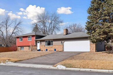 10055 Yorktown Ln N, Maple Grove, MN 55369 - photo 3