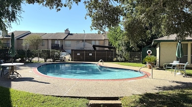 1516 E Bay Area Blvd Blvd N unit U2, Houston, TX 77058 - photo 2