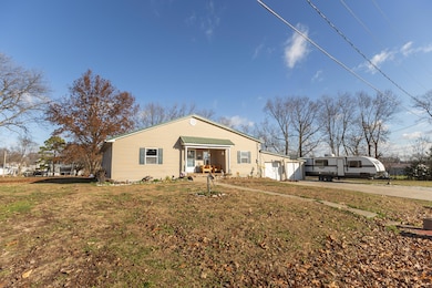 606 E 4th St, Salisbury, MO 65281 - photo 4