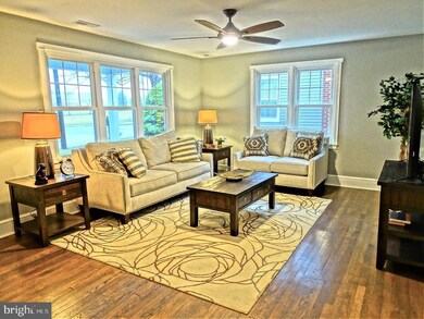 1105 Wood St, Mount Joy, PA 17552 - photo 2