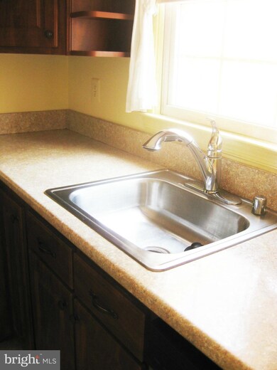 21 Carriage Walk Ct, Parkville, MD 21234 - photo 5