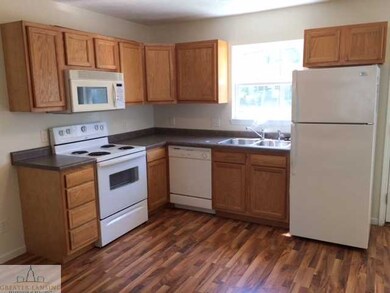 533 Denver St, Lansing, MI 48910 - photo 3