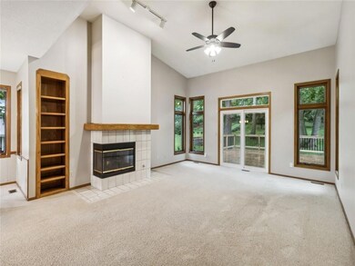 3211 SW 33rd St, Des Moines, IA 50321 - photo 5