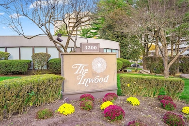 Inwood Condominium unit 11C2, Bridgeport, CT 06604 - photo 2