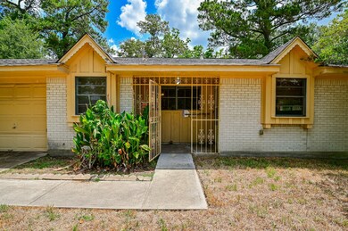 10542 Cheeves Dr, Houston, TX 77016 - photo 3